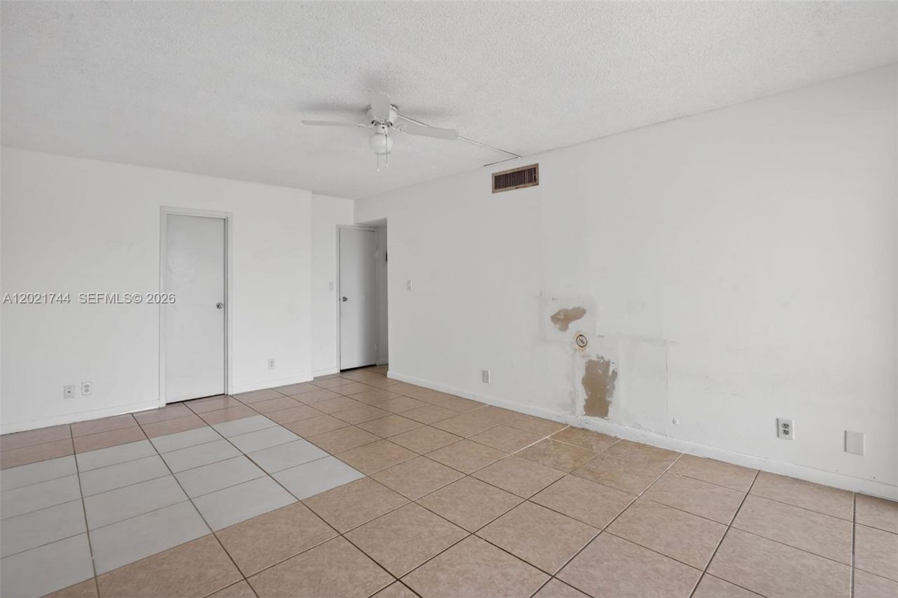 2000 Atlantic Shores Blvd , Unit 120, Hallandale Beach, FL 33009 Photo