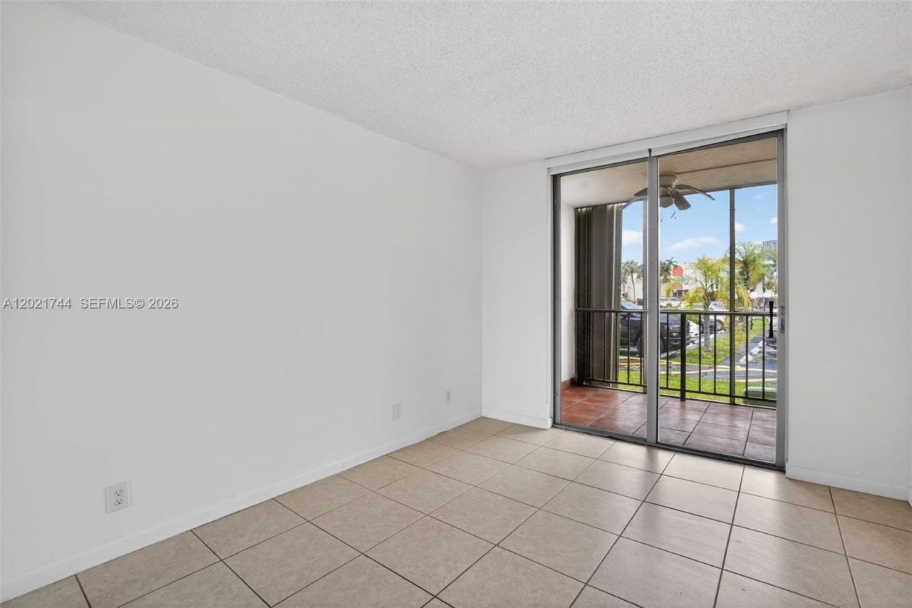 2000 Atlantic Shores Blvd , Unit 120, Hallandale Beach, FL 33009 Photo