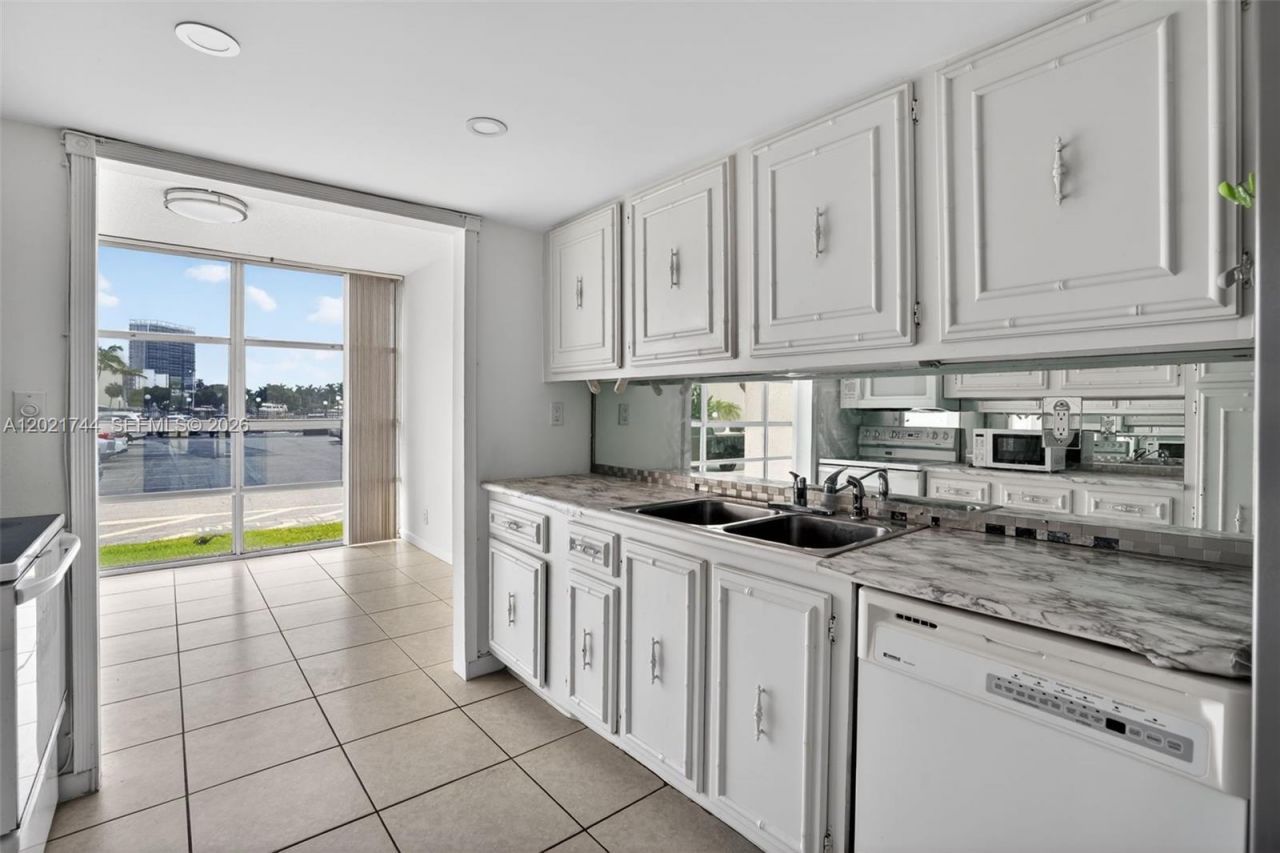 2000 Atlantic Shores Blvd , Unit 120, Hallandale Beach, FL 33009 Photo