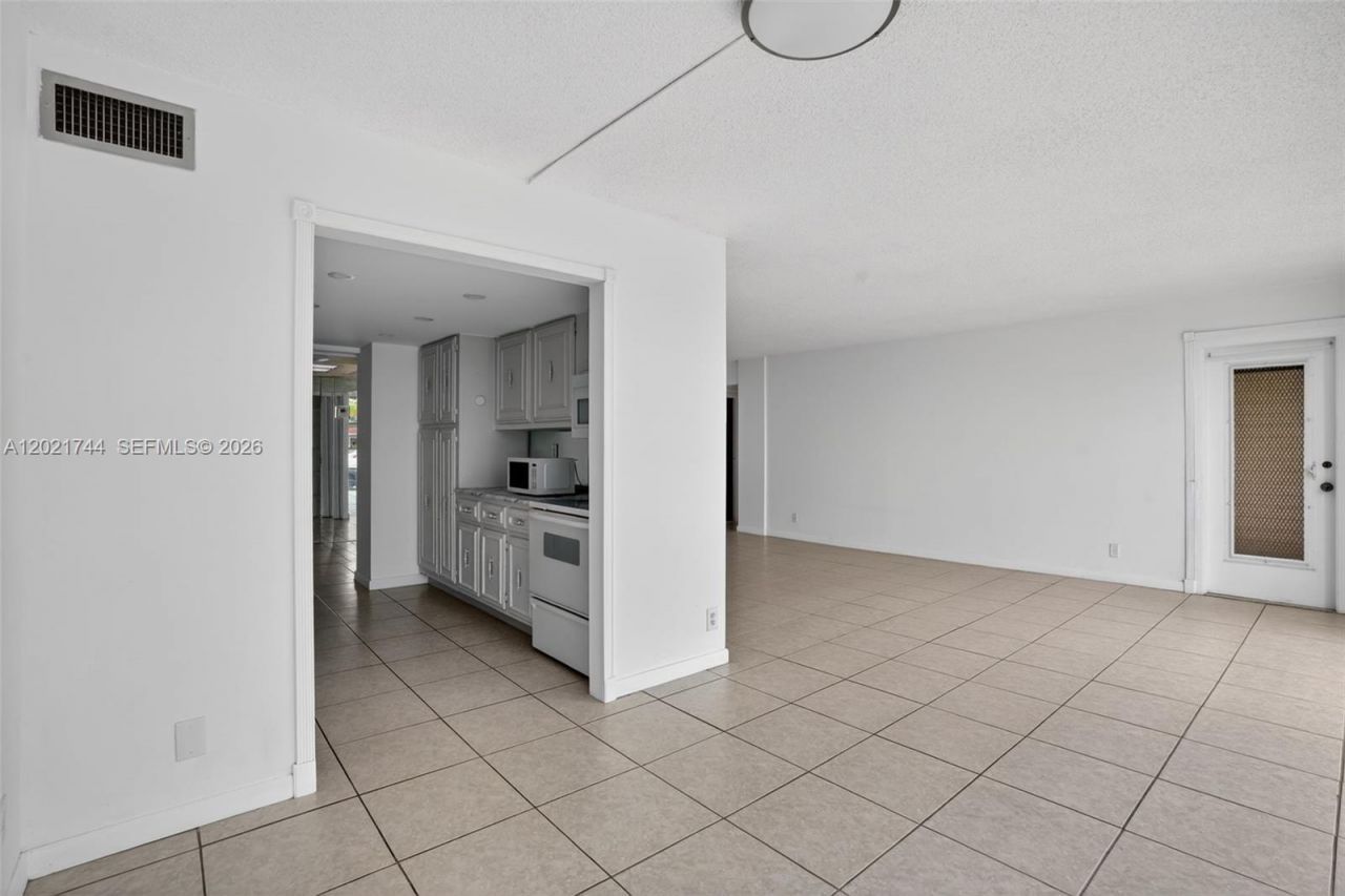 2000 Atlantic Shores Blvd , Unit 120, Hallandale Beach, FL 33009 Photo