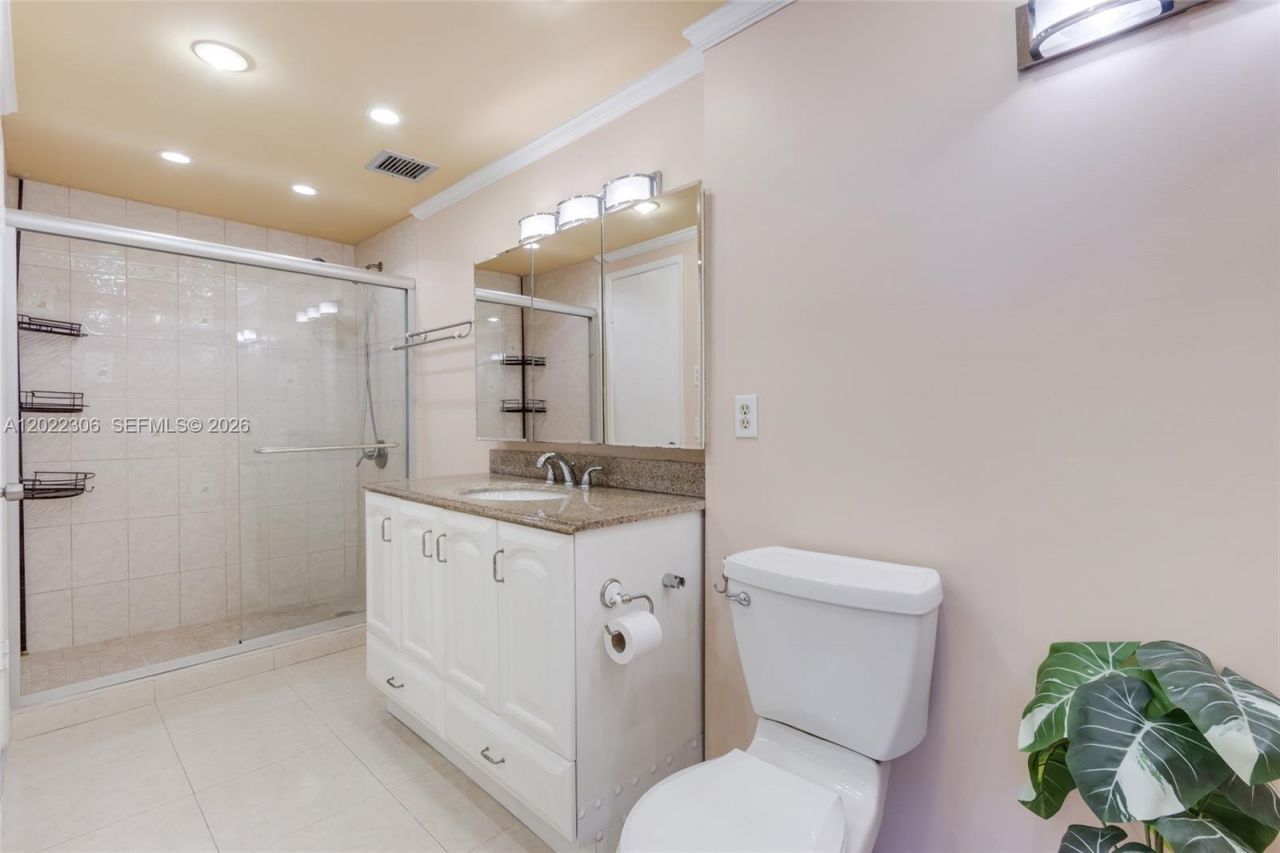 4330 Hillcrest Dr , Unit 506, Hollywood, FL 33021 Photo