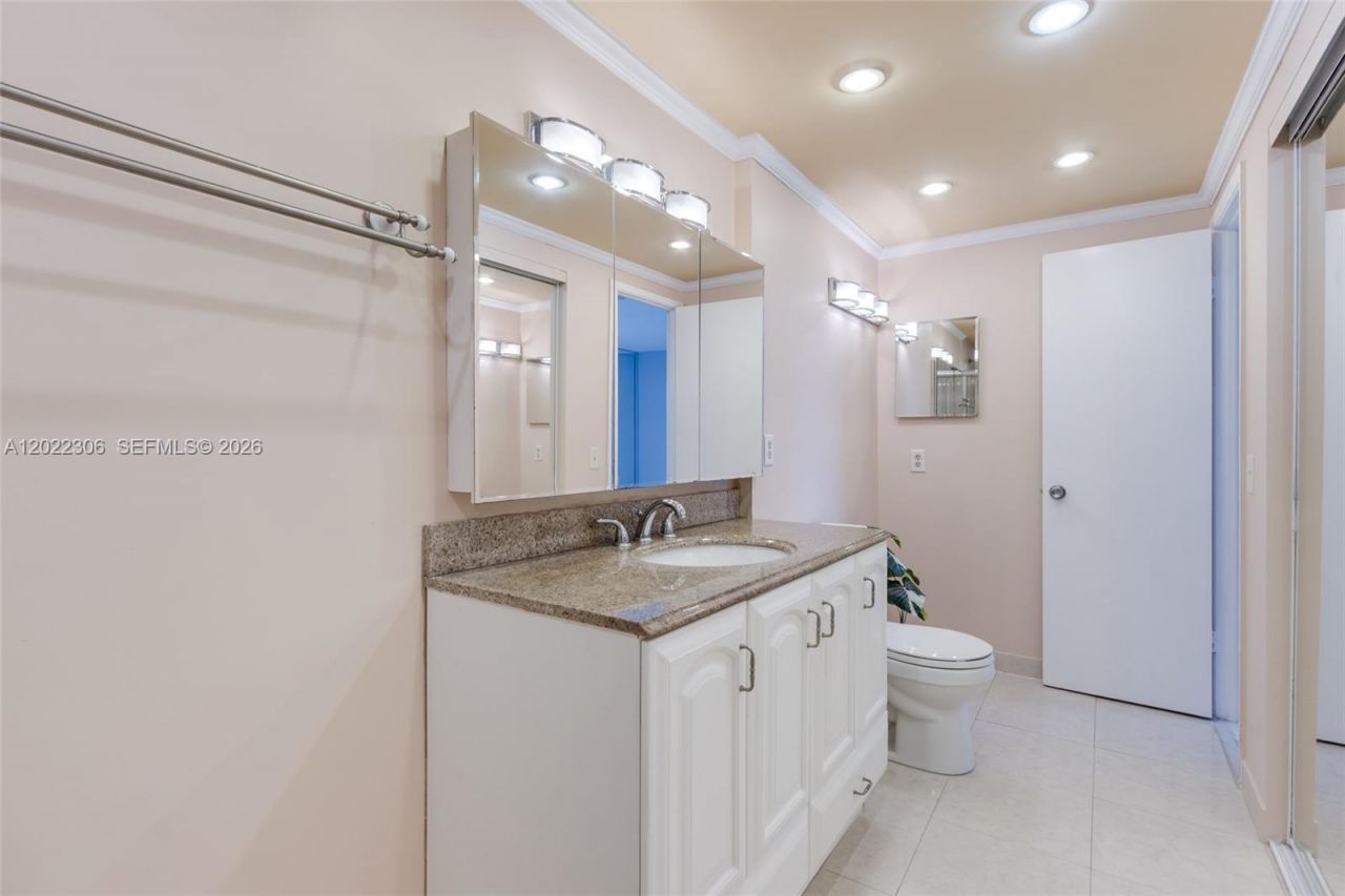 4330 Hillcrest Dr , Unit 506, Hollywood, FL 33021 Photo