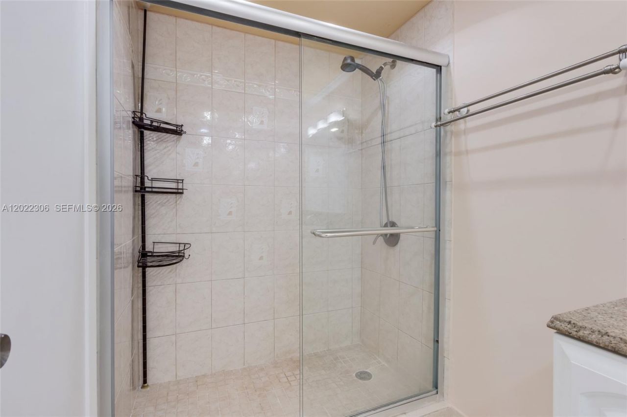 4330 Hillcrest Dr , Unit 506, Hollywood, FL 33021 Photo