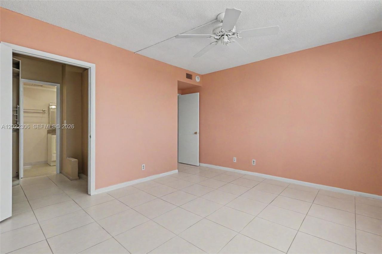 4330 Hillcrest Dr , Unit 506, Hollywood, FL 33021 Photo
