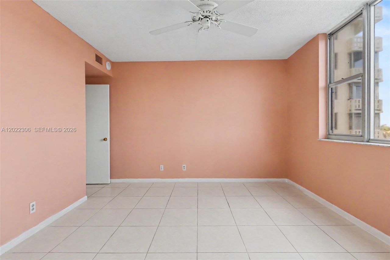 4330 Hillcrest Dr , Unit 506, Hollywood, FL 33021 Photo