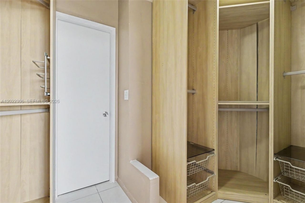4330 Hillcrest Dr , Unit 506, Hollywood, FL 33021 Photo