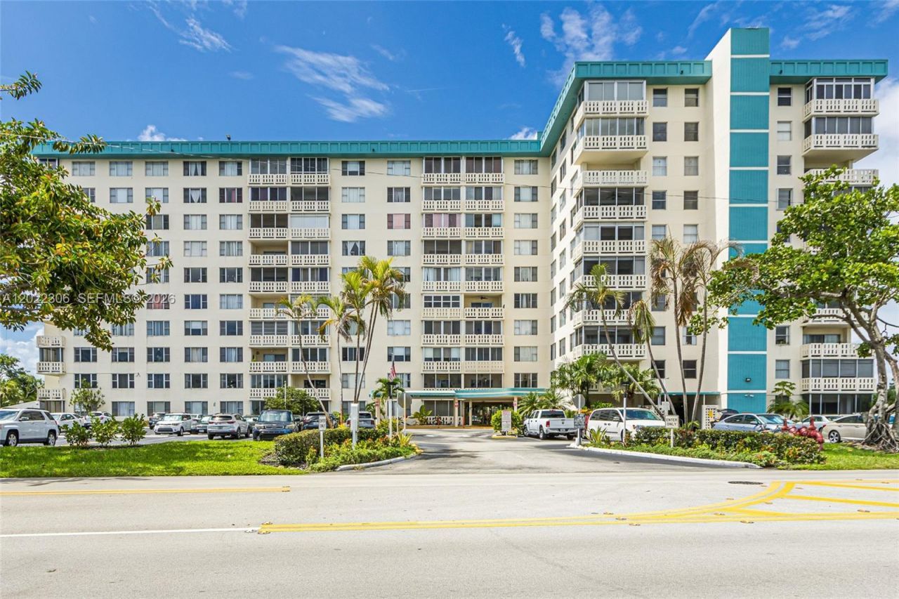 4330 Hillcrest Dr , Unit 506, Hollywood, FL 33021 Photo