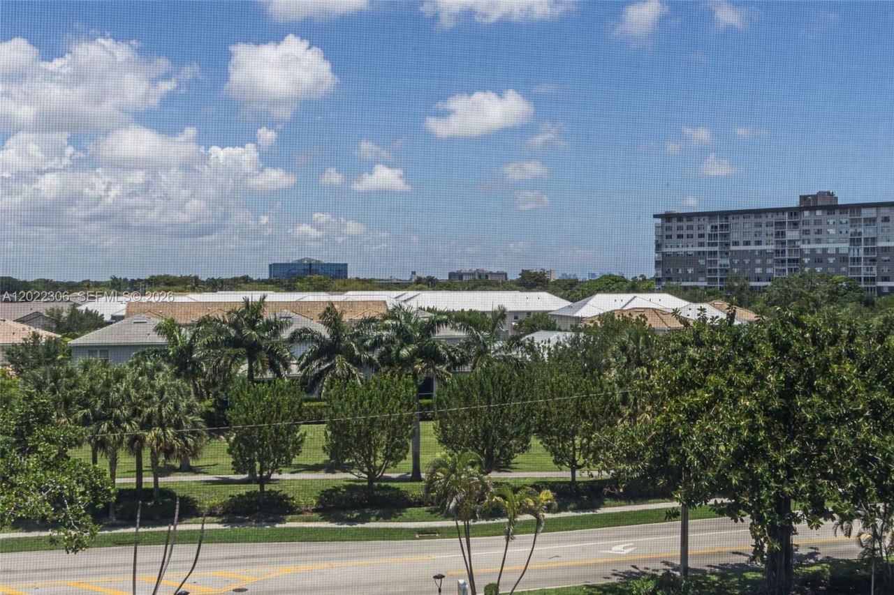 4330 Hillcrest Dr , Unit 506, Hollywood, FL 33021 Photo