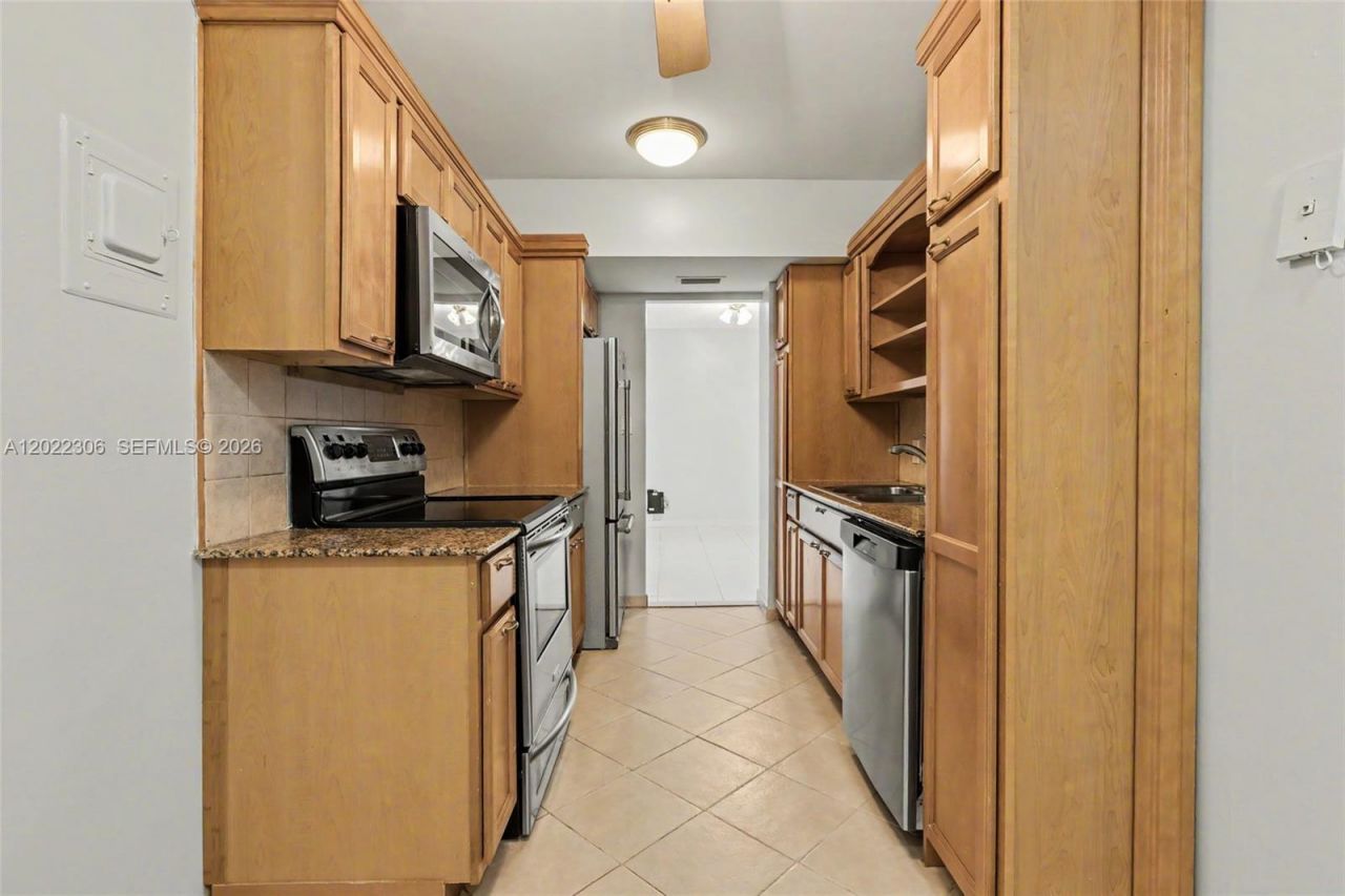 4330 Hillcrest Dr , Unit 506, Hollywood, FL 33021 Photo