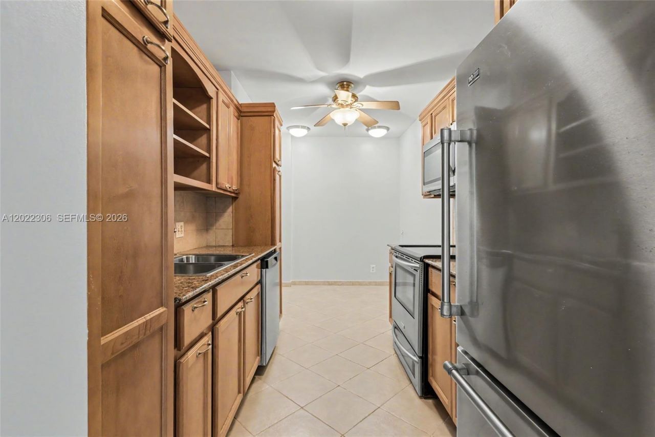 4330 Hillcrest Dr , Unit 506, Hollywood, FL 33021 Photo