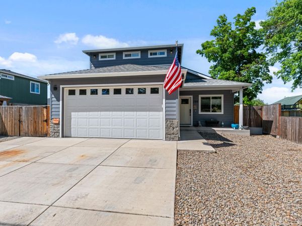 786 Pittview, Central Point, OR 97502