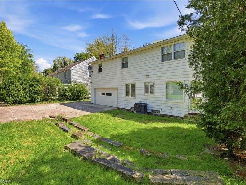 2056 Laurel Hill Drive, South Euclid, OH 44121 Photo 39