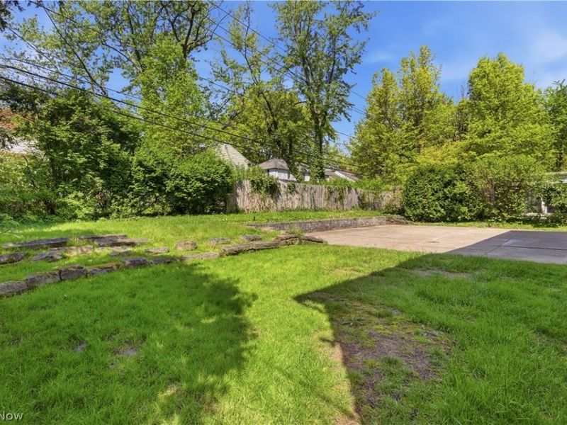 2056 Laurel Hill Drive, South Euclid, OH 44121 Photo 40