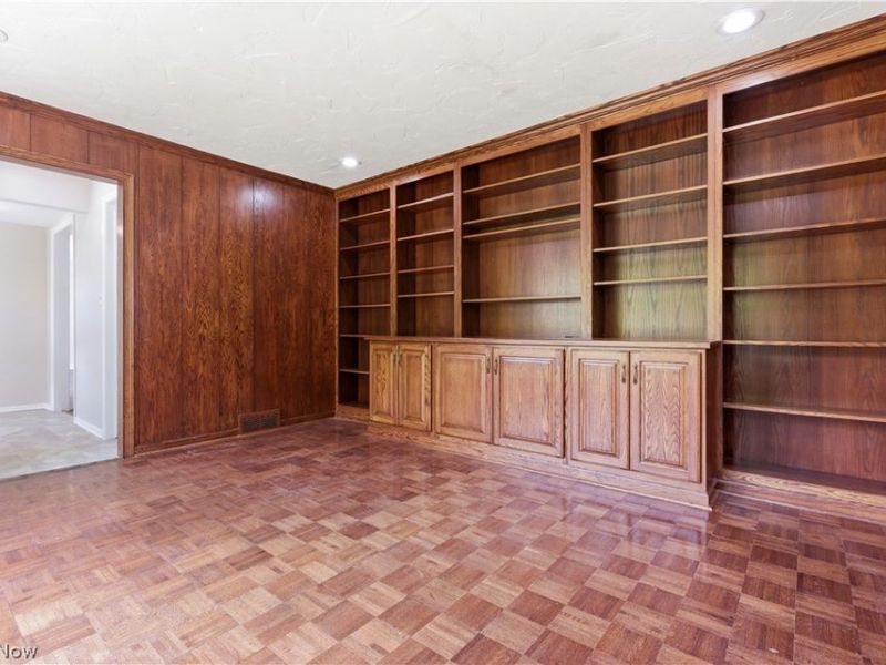 2056 Laurel Hill Drive, South Euclid, OH 44121 Photo 5