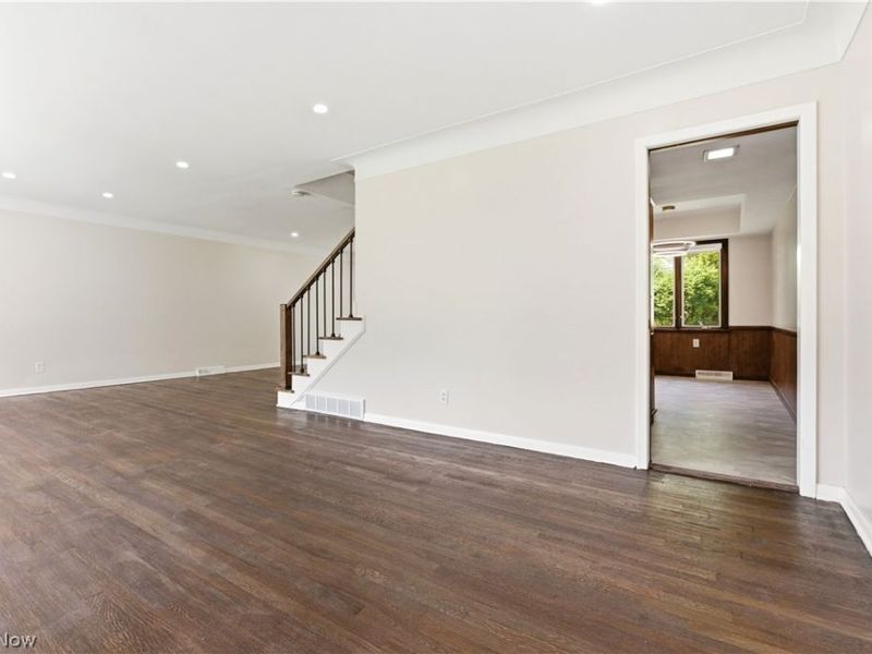 2056 Laurel Hill Drive, South Euclid, OH 44121 Photo 8