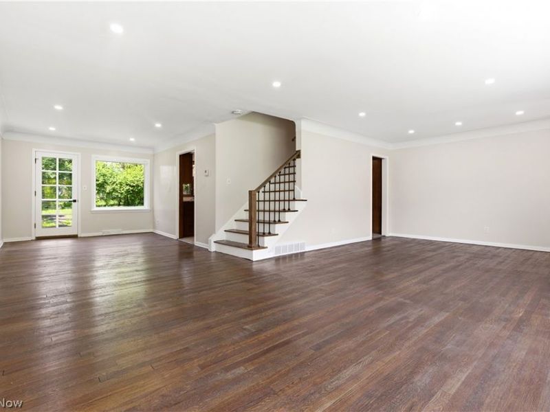 2056 Laurel Hill Drive, South Euclid, OH 44121 Photo 9