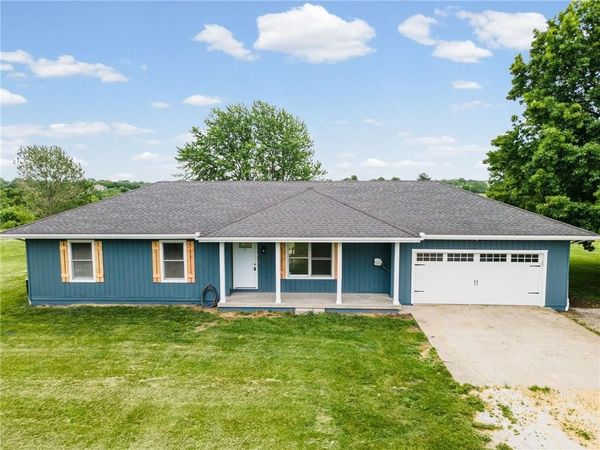 8531 Southpoint Drive, Richmond, MO 64085