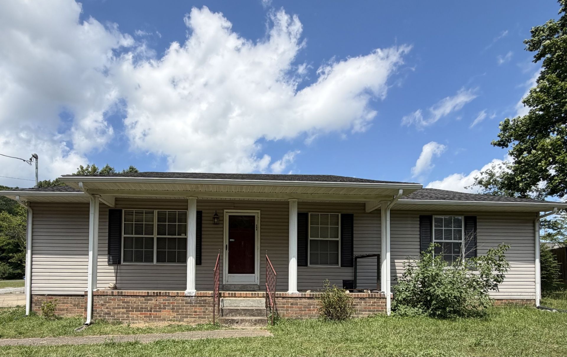 499 Belew Dr, Lawrenceburg, TN 38464 Main Photo