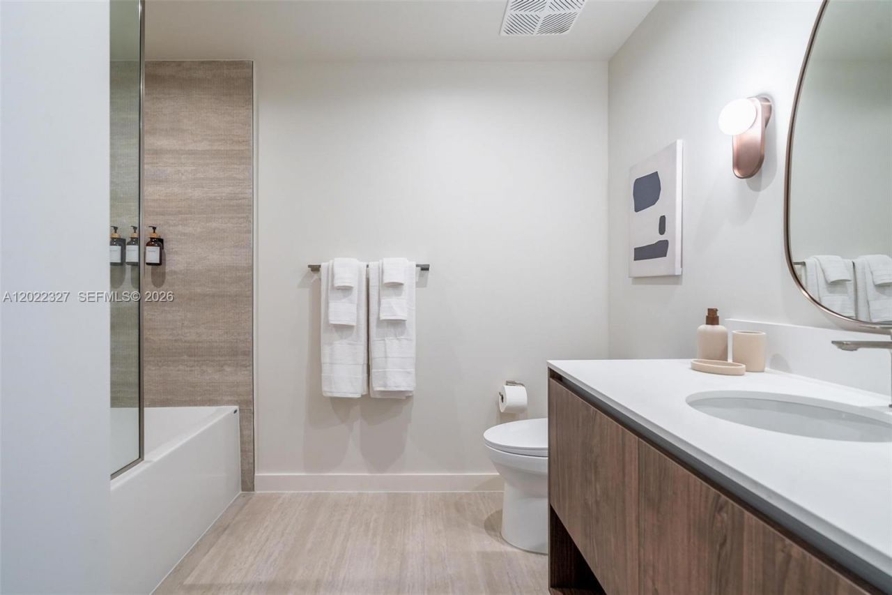 1611 SW 2nd Ave, Unit 817, Miami, FL 33129 Photo
