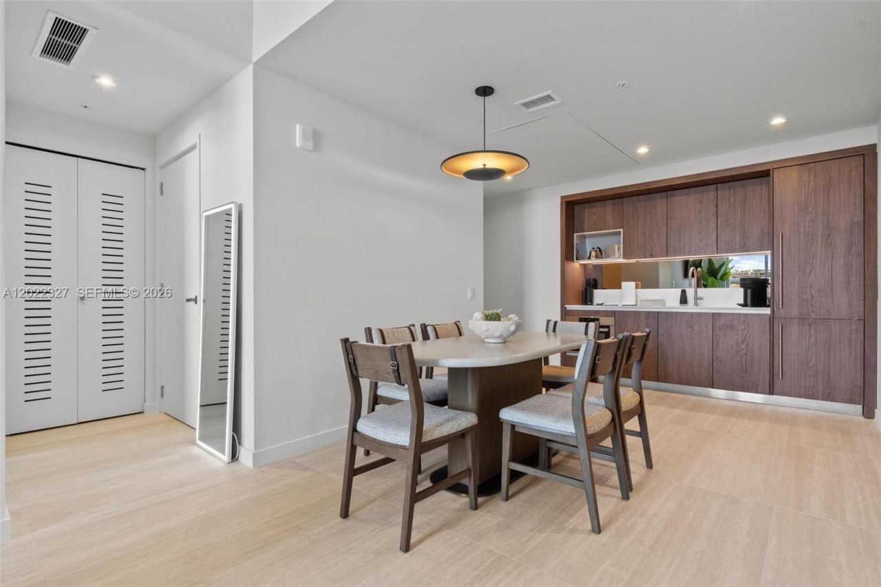1611 SW 2nd Ave , Unit 817, Miami, FL 33129 Photo