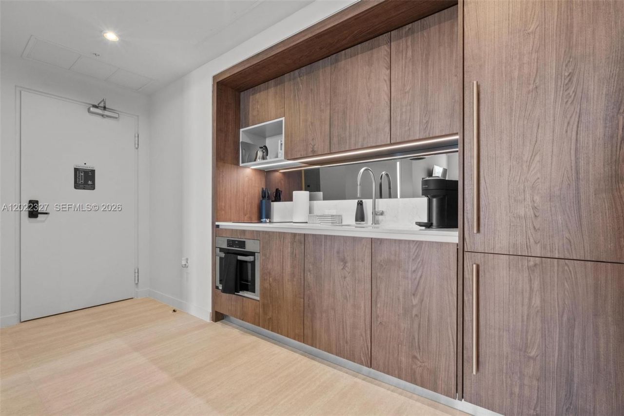 1611 SW 2nd Ave, Unit 817, Miami, FL 33129 Photo