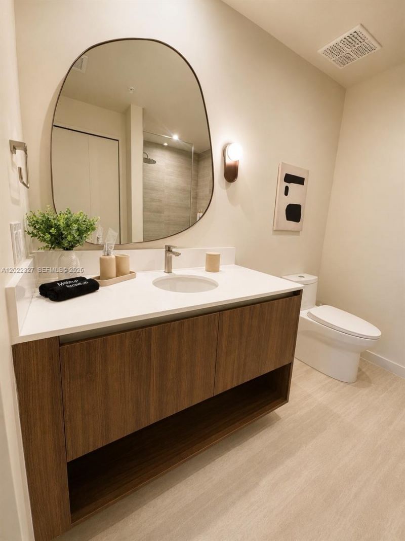 1611 SW 2nd Ave , Unit 817, Miami, FL 33129 Photo