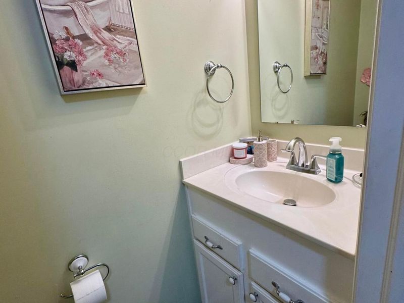 4041 Garrard Drive, Obetz, OH 43207 Photo 10