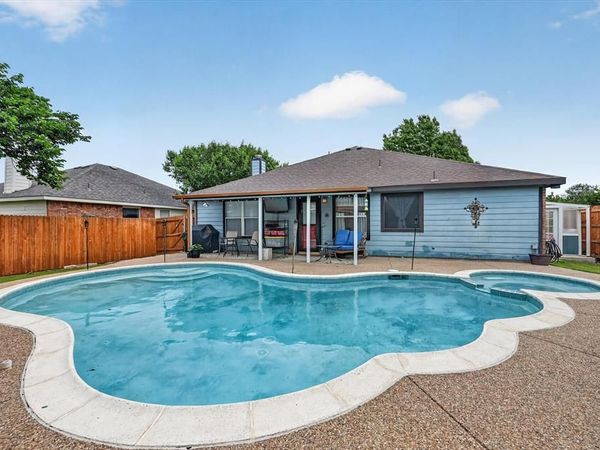 1001 Ridge Top Drive , Burleson, TX 76028
