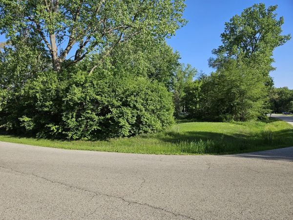 615 W Eastern Avenue , McHenry, IL 60051