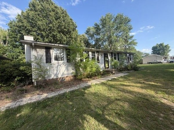 11170 Challenge Dr , Bon Aqua, TN 37025