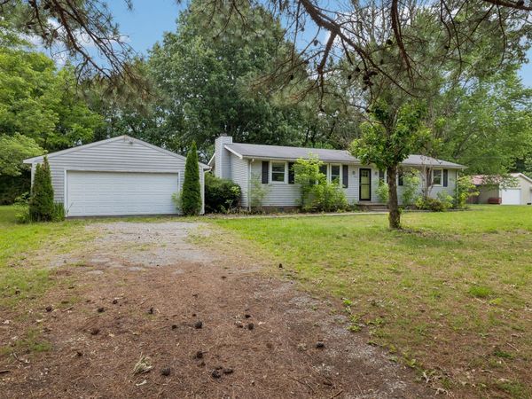 11170 Challenge Dr, Bon Aqua, TN 37025