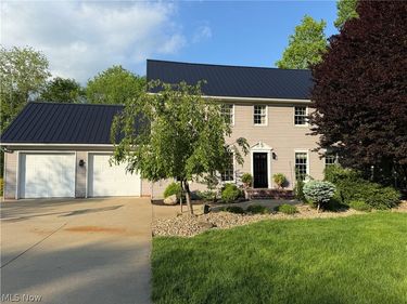 2270 Grenchen Drive, Unit 437, Millersburg, OH 44654