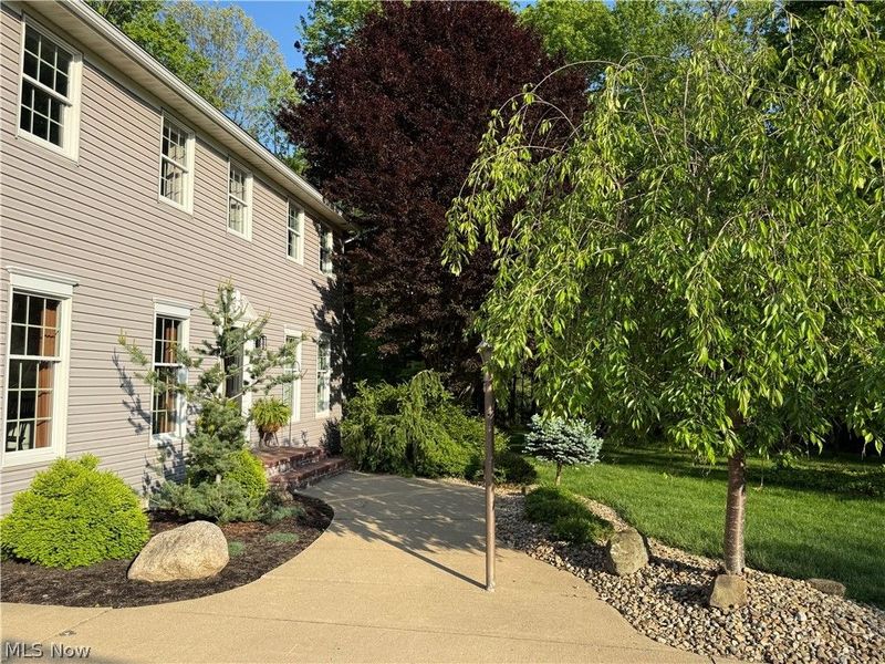 2270 Grenchen Drive, Unit 437, Millersburg, OH 44654 Photo 2