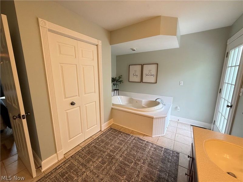 2270 Grenchen Drive, Unit 437, Millersburg, OH 44654 Photo 28