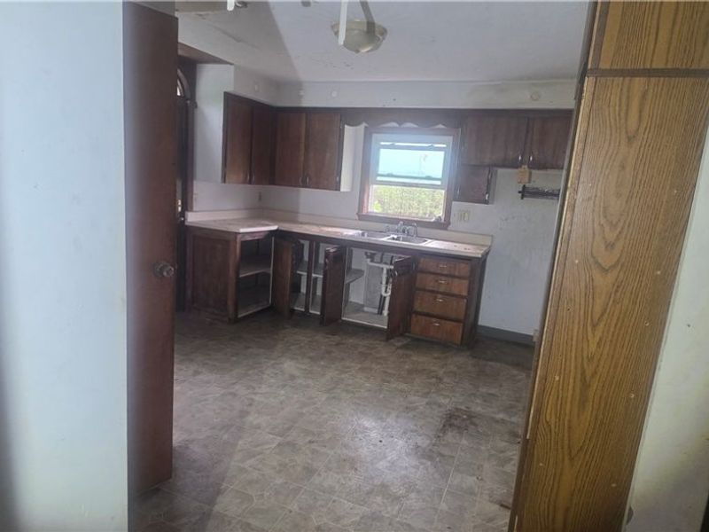 1966 Smithfield Street, Youngstown, OH 44509 Photo 9
