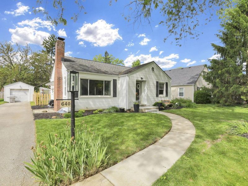640 E Beaumont Road, Columbus, OH 43214 Photo 4