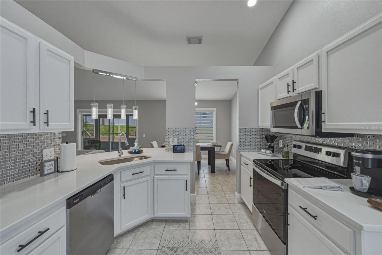 4552 Steel Dust Lane , Lutz, FL 33559 Photo