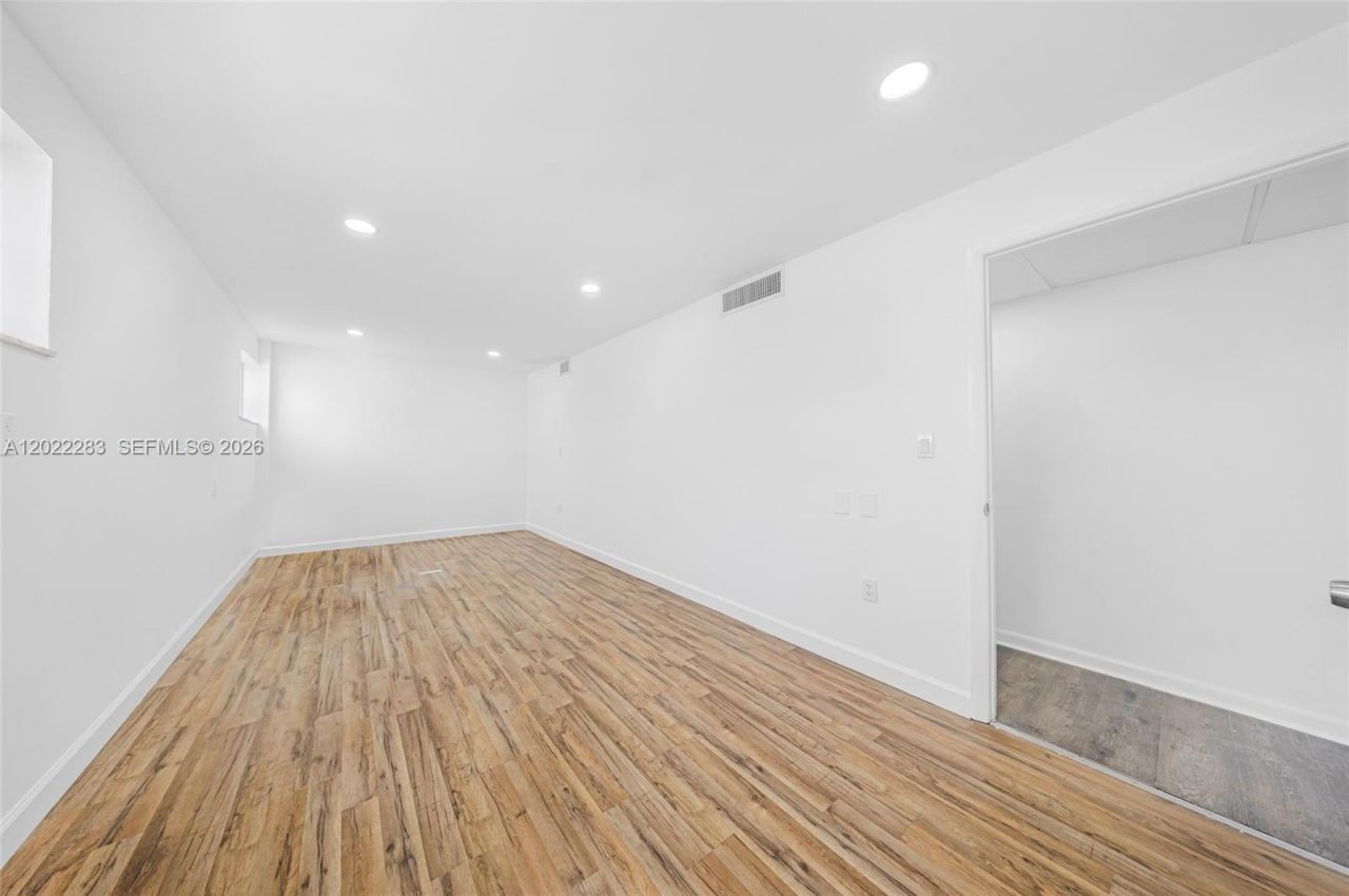 7550 W 2nd Ct , Hialeah, FL 33014 Photo