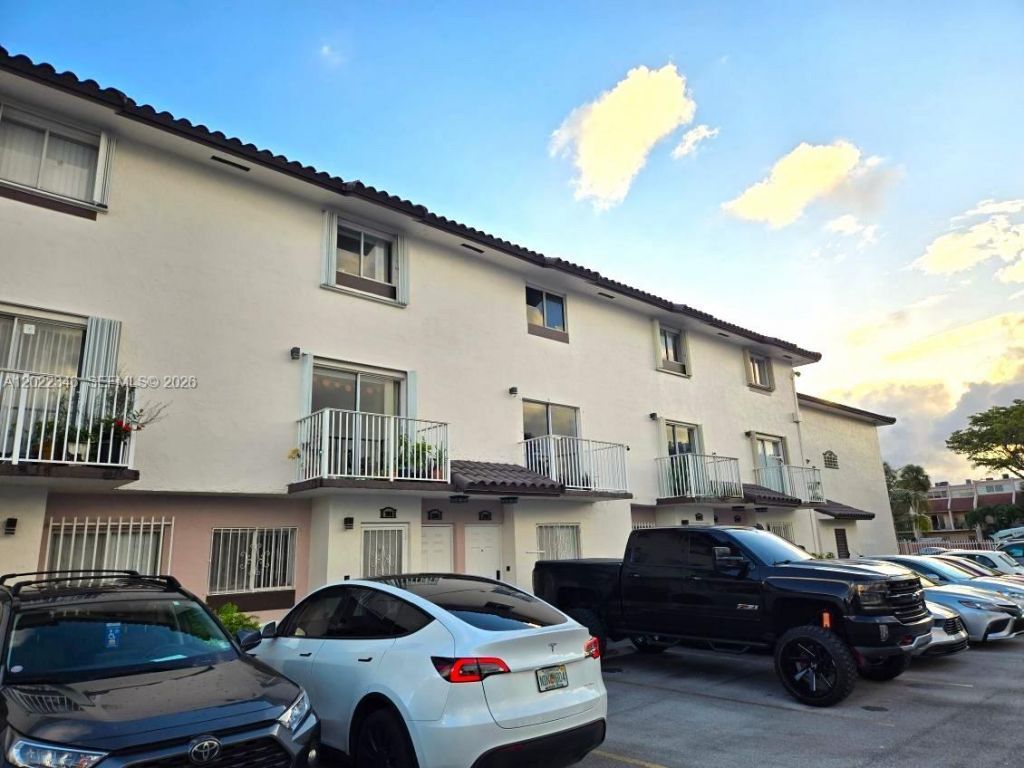 900 SW 104th Ct , Unit B-108, Miami, FL 33174 Photo