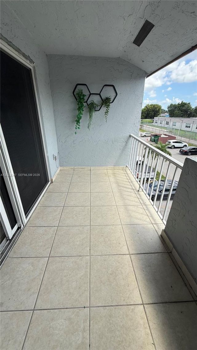 1725 W 60th St, Unit F322, Hialeah, FL 33012 Photo