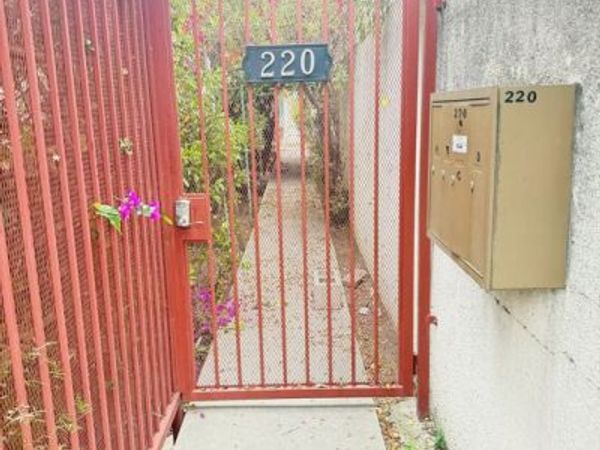 220 N Louise Street, Unit C, Glendale, CA 91206