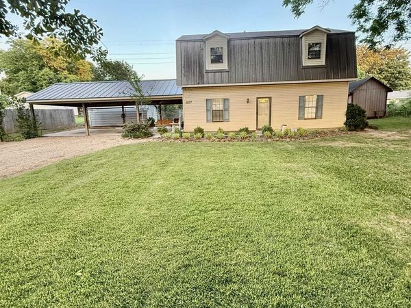 1107 Milner St, Tuscumbia, AL 35674