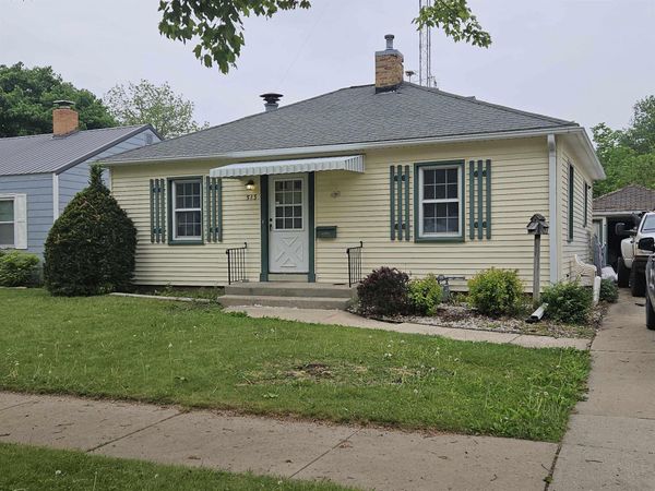 513 6th Avenue, Charles City, IA 50616