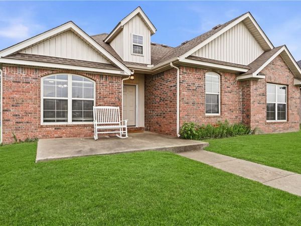 3100 Featherston Road, Bentonville, AR 72713