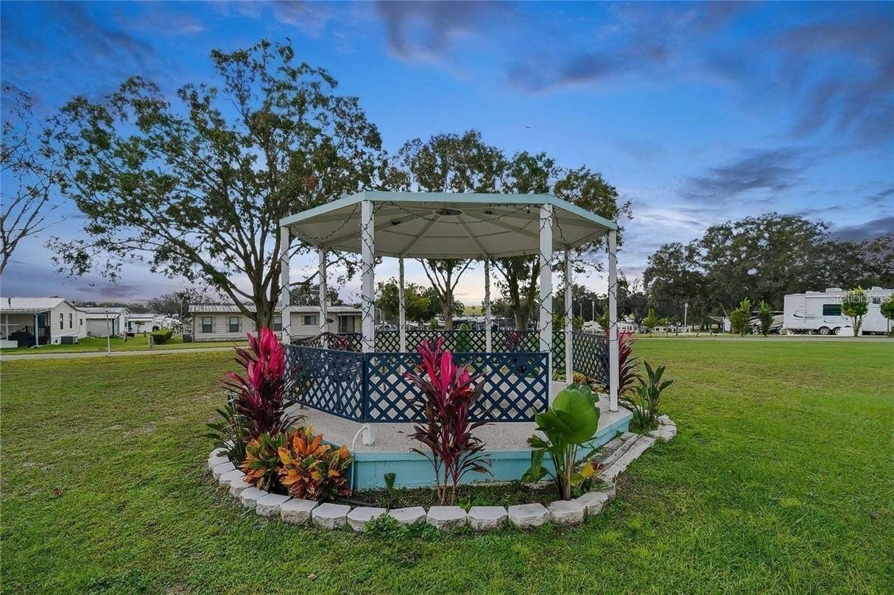 10029 Hamp Drive , Dade City, FL 33525 Photo