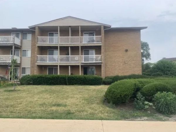 910 Beau Drive , Unit 313, Des Plaines, IL 60016