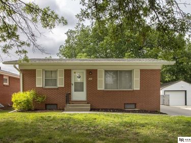 5453 Francis Street , Lincoln, NE 68504