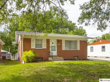 5453 Francis Street , Lincoln, NE 68504