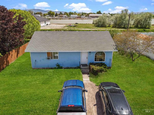 225 W Wayne St, Paul, ID 83347