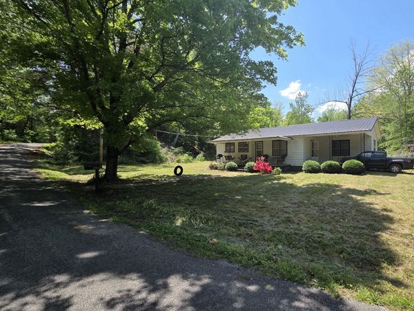 1316 Owl Hollow Rd , Linden, TN 37096